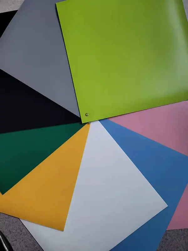 More than 500 color patters1