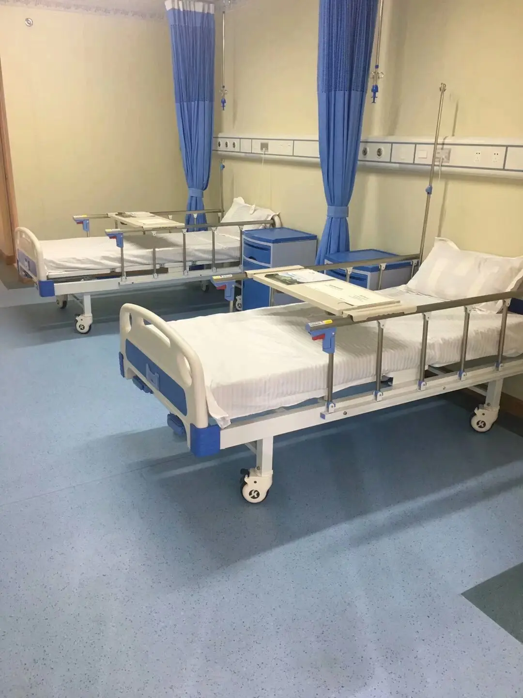 The application of homogeneous PVC vinyl flooring in hospital3.jpg